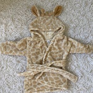 Giraffe bath robe